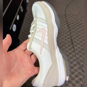 Nike Air Woman’s Golfing Athletic Sneaker w/Cletes